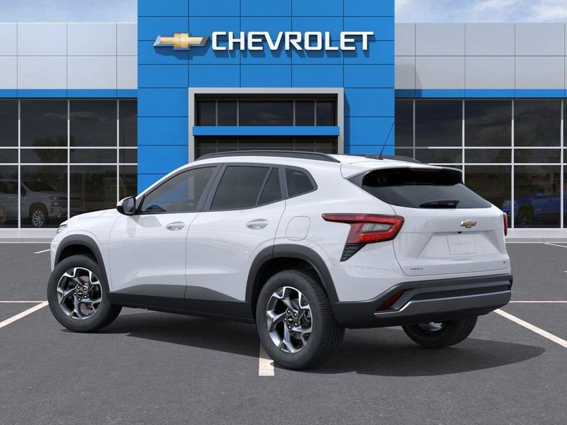 New 2025 Chevrolet Trax LTImage 3