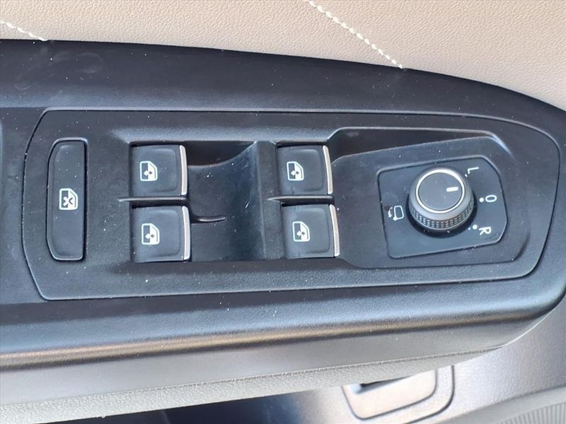 Used 2021 Volkswagen Atlas Cross Sport 3.6L V6 SEL PremiumImage 22