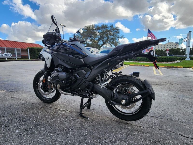 2026 BMW R 1300 GSImage 6