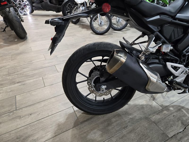 USED 2023 HONDA CB300R ABS Image 19