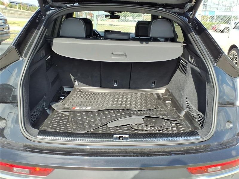 Used 2022 Audi SQ5 Sportback PremiumImage 12