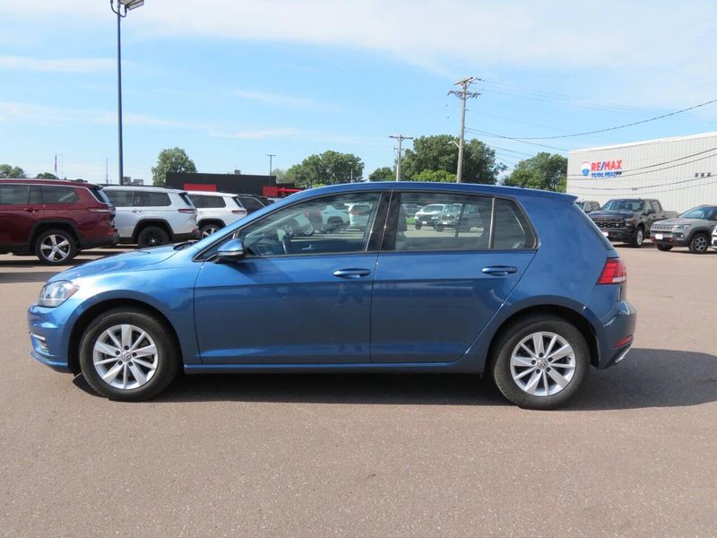2018 Volkswagen Golf TSI S 4dr Hatchback 6AImage 5