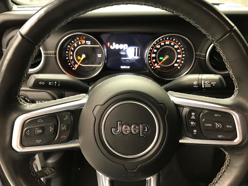 Used 2021 Jeep Gladiator OverlandImage 14