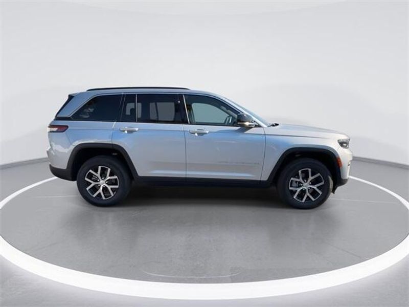 2024 Jeep Grand Cherokee Limited 4x4Image 9