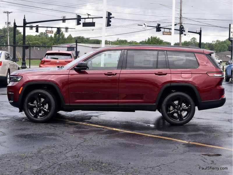 2025 Jeep Grand Cherokee L Limited 4x4Image 10