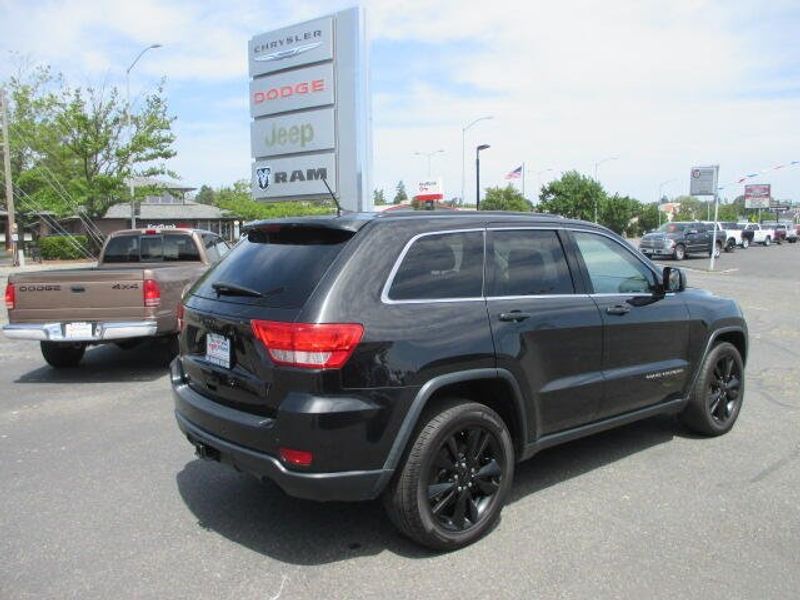 2012 Jeep Grand Cherokee Laredo AltitudeImage 7