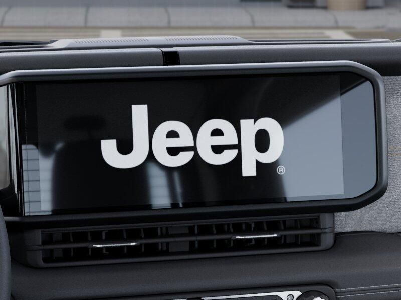 New 2025 Jeep Wrangler 4-door SaharaImage 26
