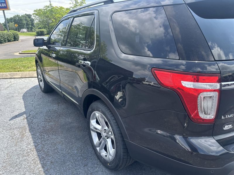 2014 Ford Explorer LimitedImage 11