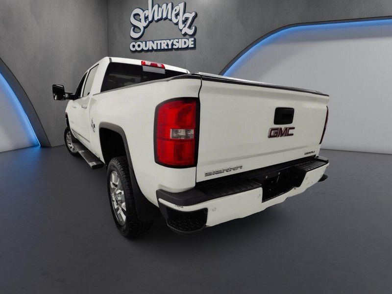 Used 2016 GMC Sierra 2500HD Denali Z71 4x4 Crew Cab w/SunroofImage 5