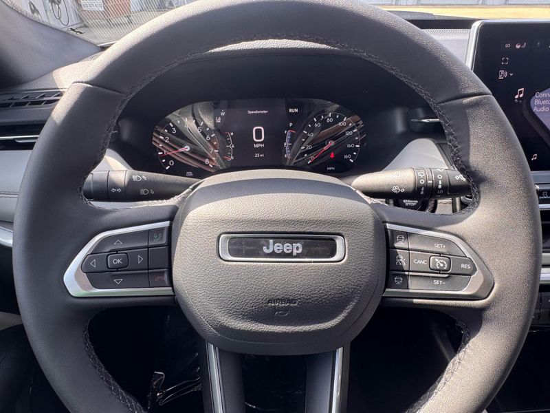 2025 Jeep Compass LimitedImage 17