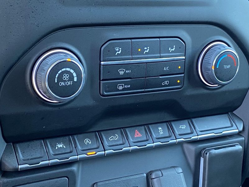 Used 2022 Chevrolet Silverado 1500 CustomImage 20