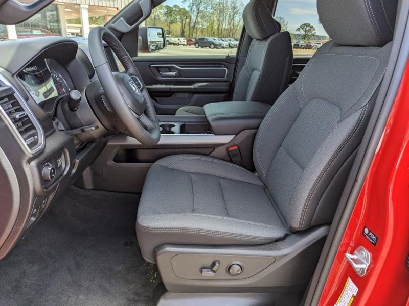 2023 RAM 1500 Big Horn Crew Cab 4x4 5