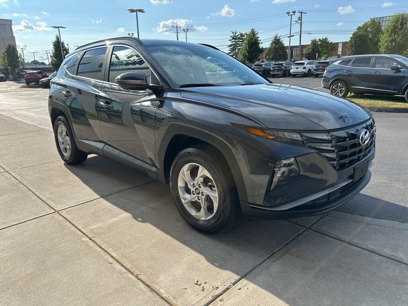 2022 Hyundai Tucson SELImage 3