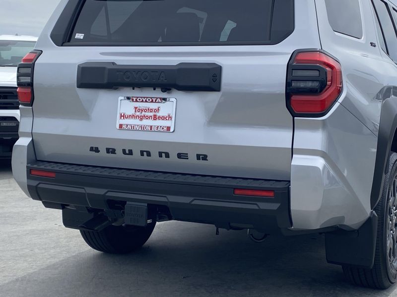 New 2025 Toyota 4Runner SR5Image 4