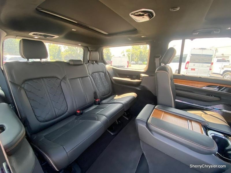 2022 Grand Wagoneer Wagoneer Series IIIImage 49