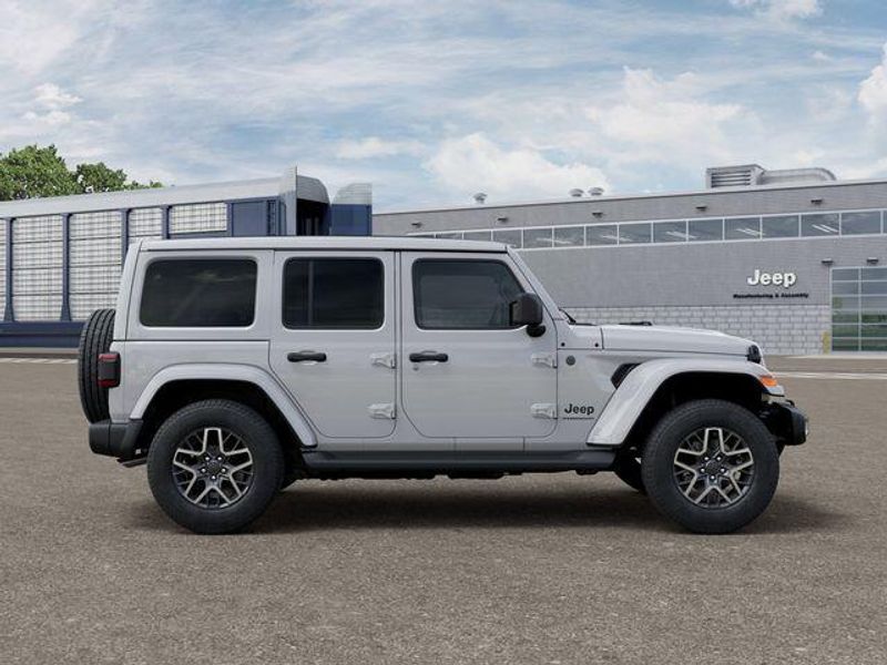 New 2026 Jeep Wrangler 4-door SaharaImage 21