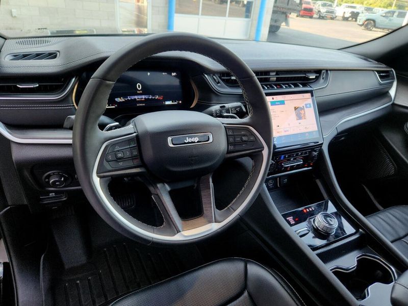 Used 2024 Jeep Grand Cherokee L Limited