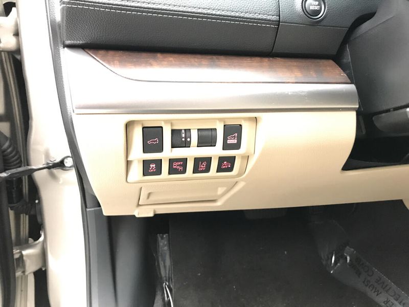 Used 2019 Subaru Outback LimitedImage 4