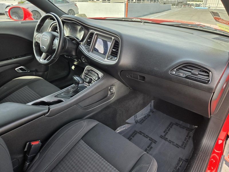 Used 2019 Dodge Challenger SXT RWD