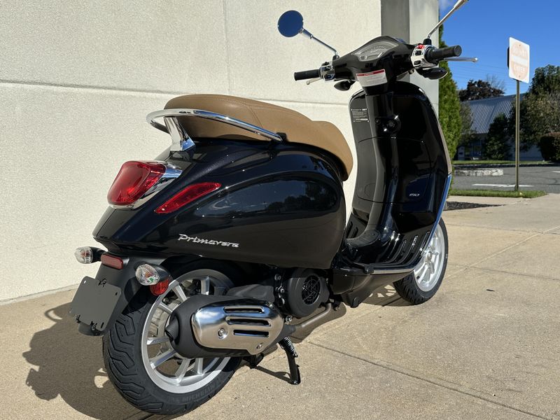 2023 Vespa PRIMAVERA 150 in a NERO CONV exterior color. Cross Country Powersports 732-491-2900 crosscountrypowersports.com 