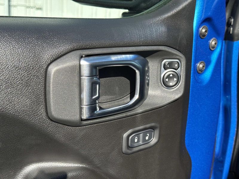 New 2026 Jeep Gladiator Mojave 4x4