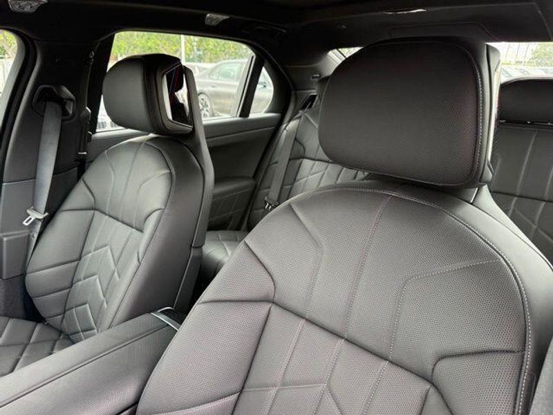 New 2026 BMW i7 xDrive60Image 18