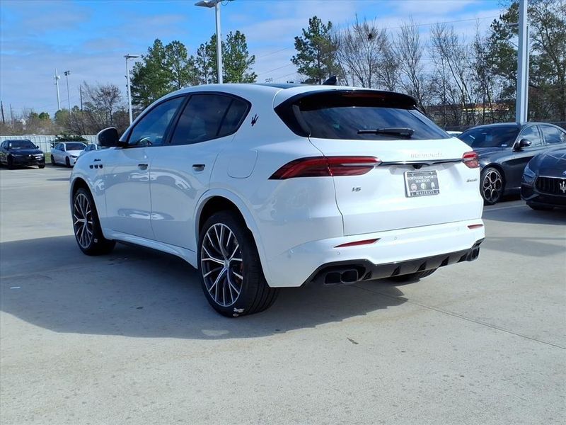 New 2026 Maserati Grecale ModenaImage 8