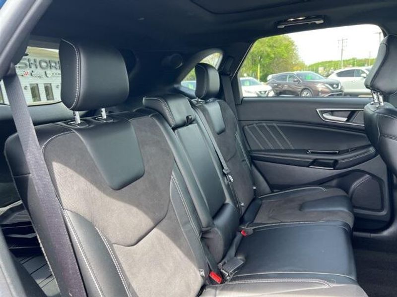 2020 Ford Edge STImage 22