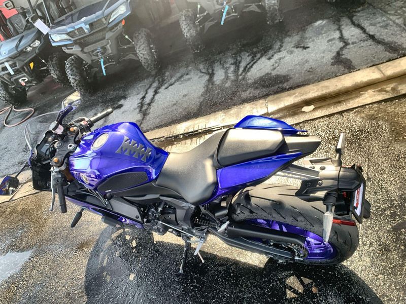 Used 2025 Yamaha YZF-R7 CA Image 18