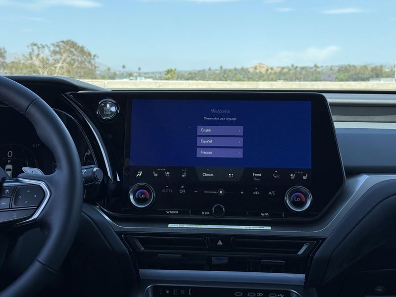 2025 LEXUS TX 350 LuxuryImage 25