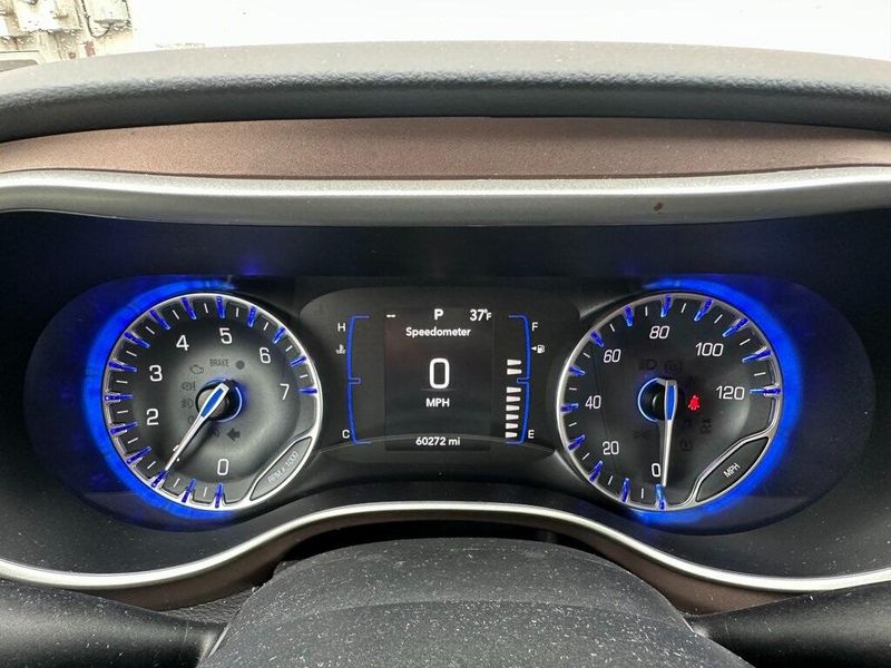 2022 Chrysler Voyager LXImage 28