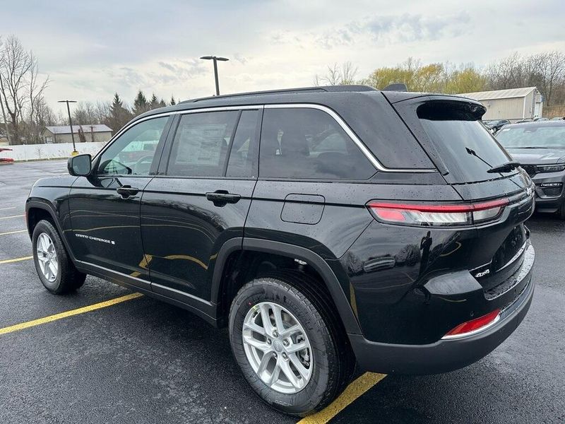 2025 Jeep Grand Cherokee Laredo X 4x4Image 10