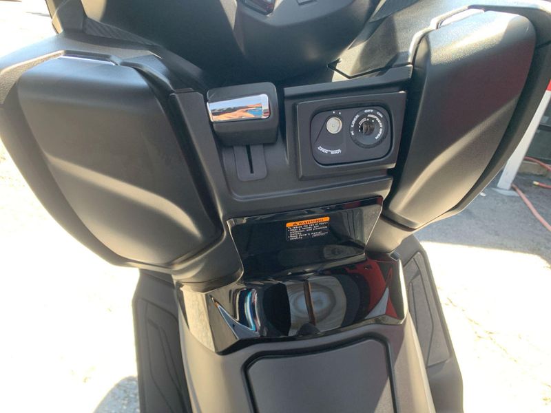 New 2026 Suzuki BURGMAN 400 Image 17