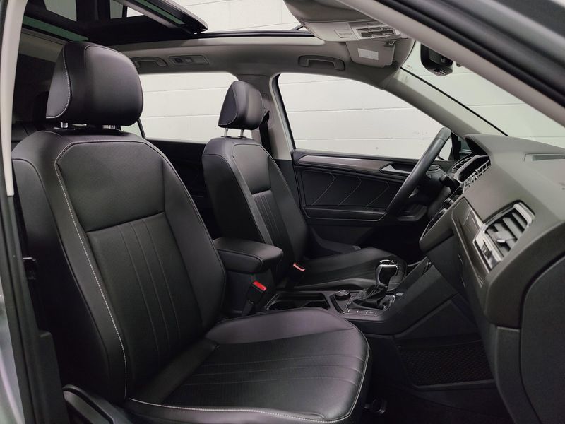 Used 2022 Volkswagen Tiguan SE AWD w/SunroofImage 6