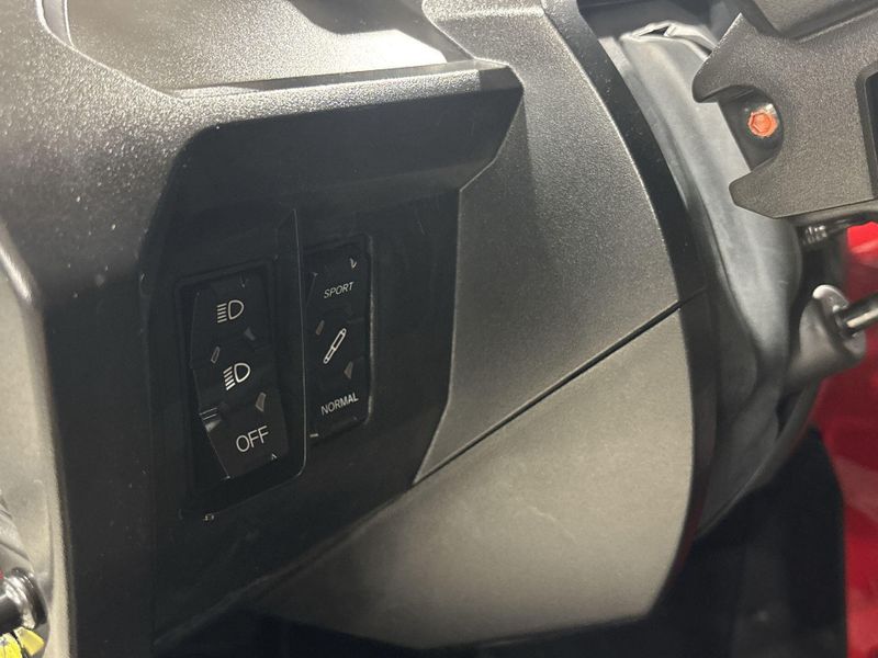 New 2026 Honda TALON1000R4 FOX LIVEVALVE Image 30