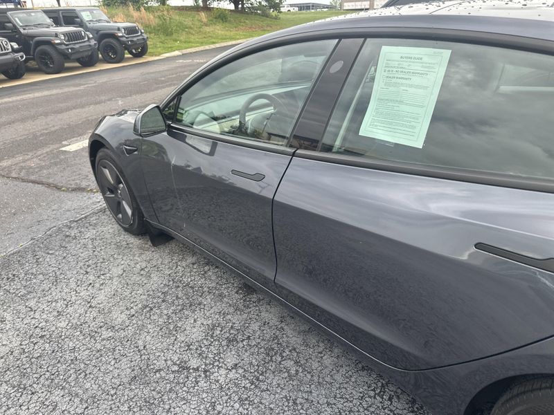 2021 Tesla Model 3 Standard Range PlusImage 12