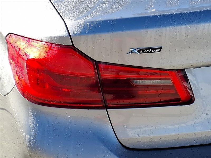 Used 2019 BMW 530i xDriveImage 10