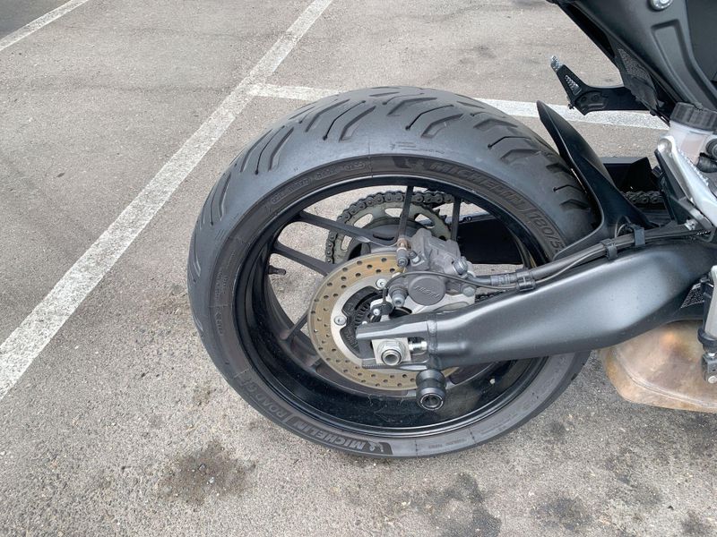 Used 2022 Yamaha MT-09 Image 18