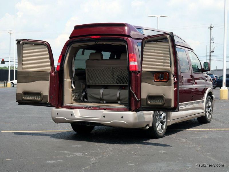 2022 Chevrolet Express Cargo Image 17
