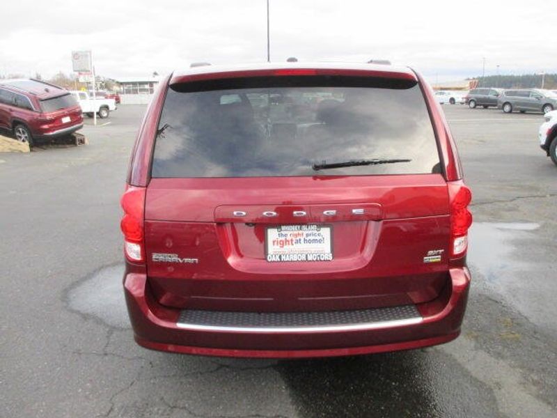 2017 Dodge Grand Caravan SXTImage 8