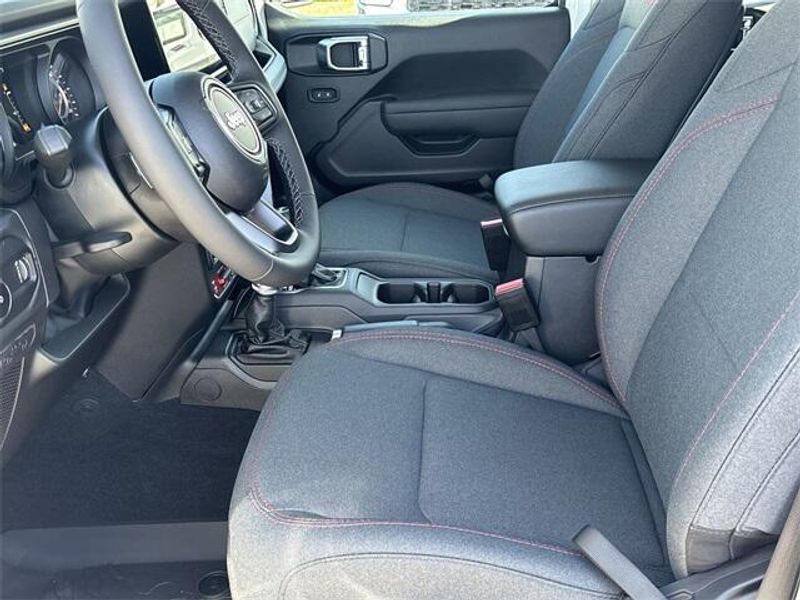 New 2025 Jeep Wrangler 4-door RubiconImage 16