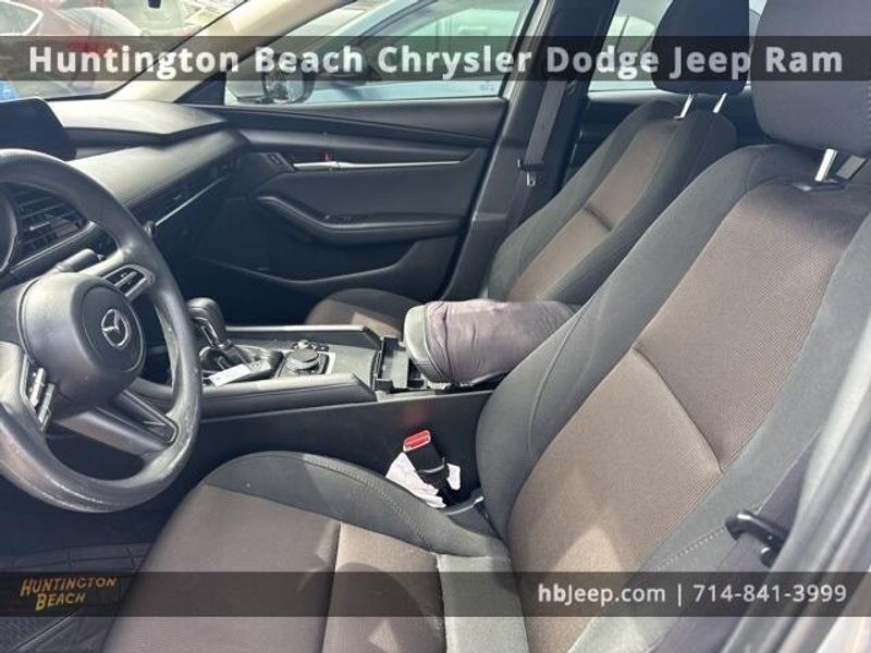 2019 Mazda Mazda3 BaseImage 7