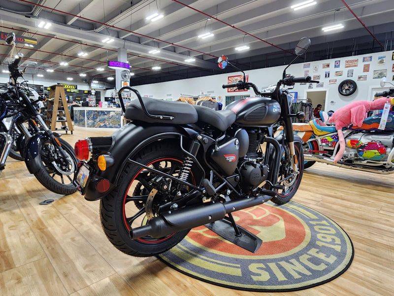 New 2024 Royal Enfield CLASSIC 350 Image 12