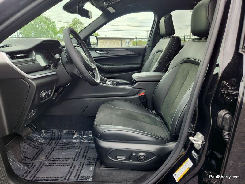 2025 Jeep Grand Cherokee L Altitude X 4x4Image 21