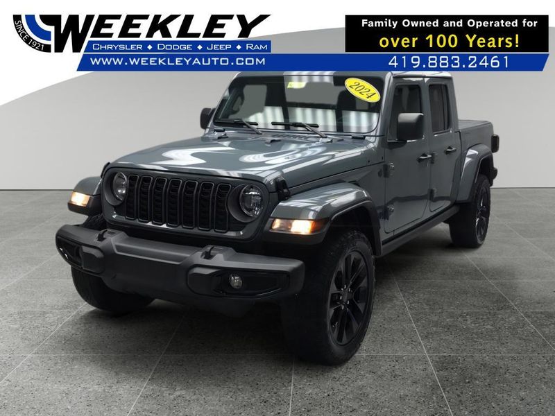 Used 2024 Jeep Gladiator NighthawkImage 1