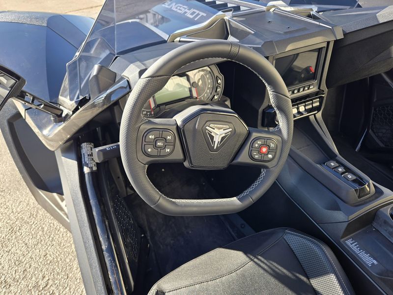 NEW 2025 POLARIS SLINGSHOT SLR AUTODRIVE Image 17