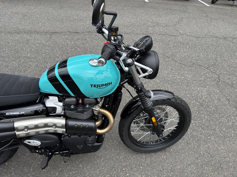 2025 Triumph Scrambler 900 - KINGFISHER BLUE 