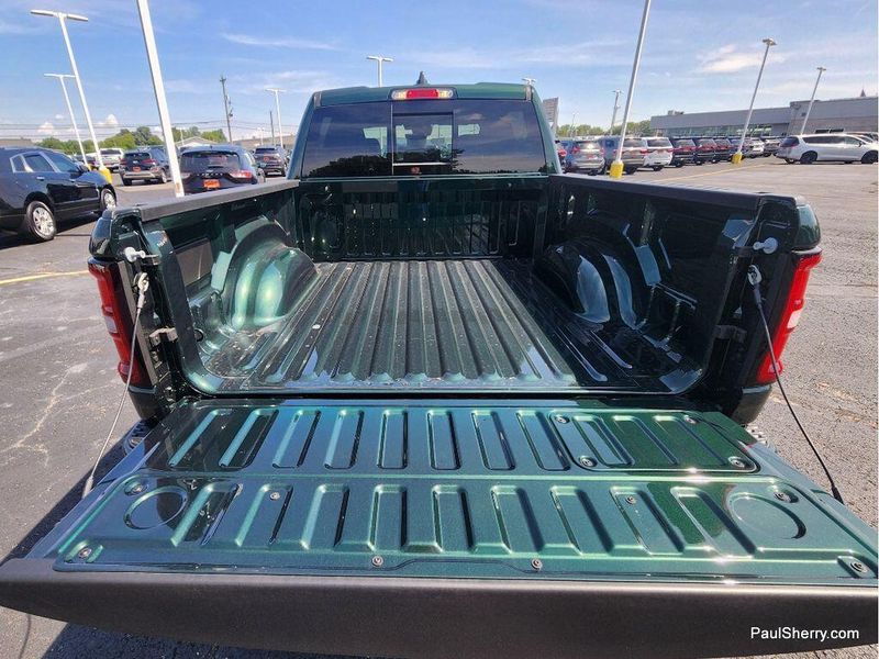 New 2026 RAM 1500 Laramie Crew Cab 4x4 5'7' Box