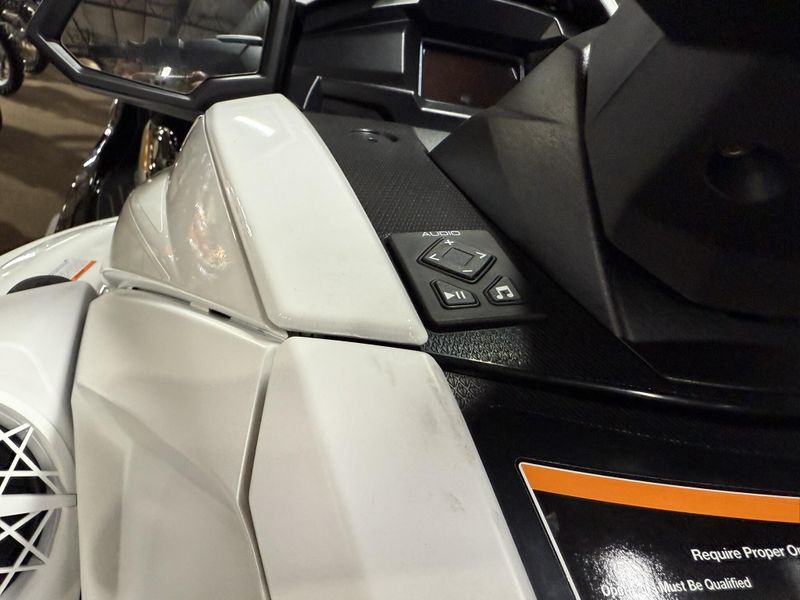 2025 Yamaha VX CRUISER W/AUDIO Image 8