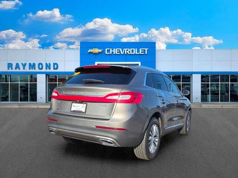 Used 2017 Lincoln MKX SelectImage 3